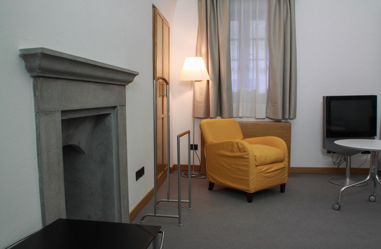 Hotel Cavour Et Des Officiers Bard Exteriör bild