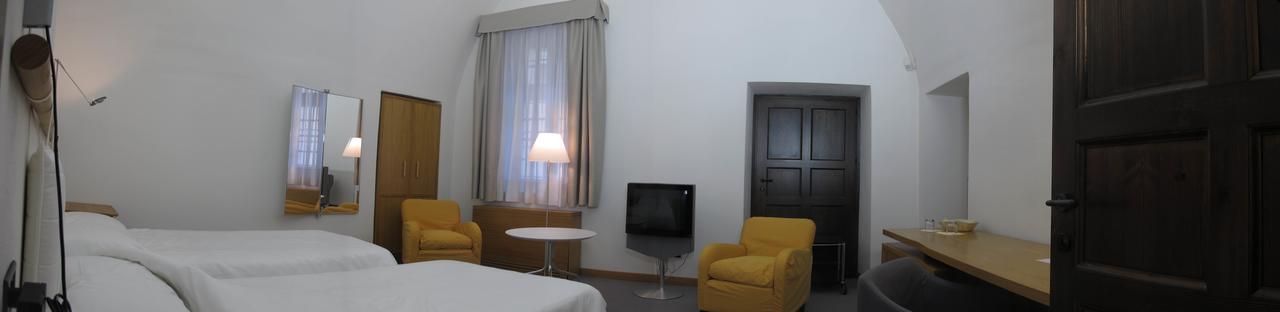 Hotel Cavour Et Des Officiers Bard Exteriör bild